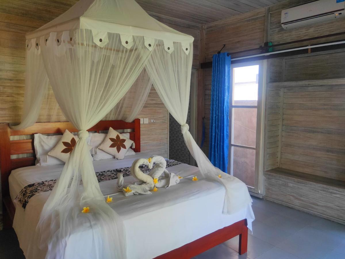 Hotel Vista Huts Lembongan Esterno foto