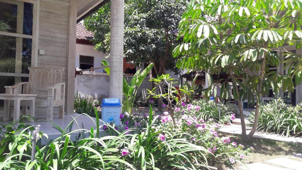 Hotel Vista Huts Lembongan Esterno foto